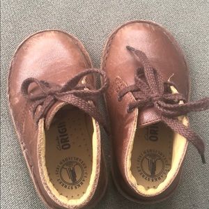 Clark’s love this worn look for an everyday wear